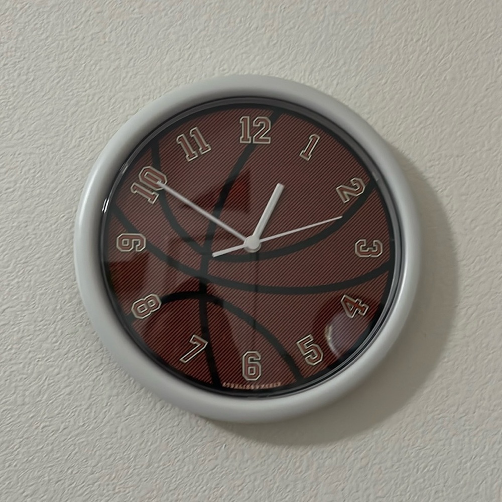 Basketball clock - Picture 3 of 3